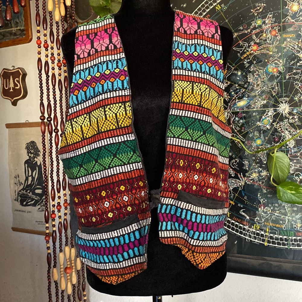 VTG Embroidered Vest! Large. Pockets. Cotton.